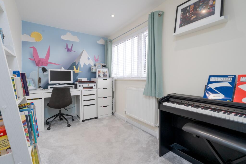 Additional image 25 of Spacious 5 Bed House with 2 Bathrooms On The Sought-After Heathfield Drive, Bolton