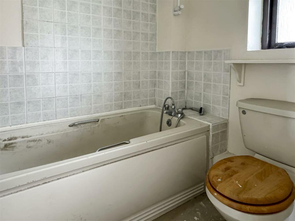 Additional image 5 of Sproule Close, Ford