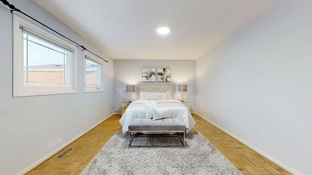 Additional image 17 of 77 Roxanne Cres