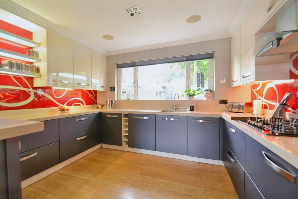 Additional image 11 of Broadstone