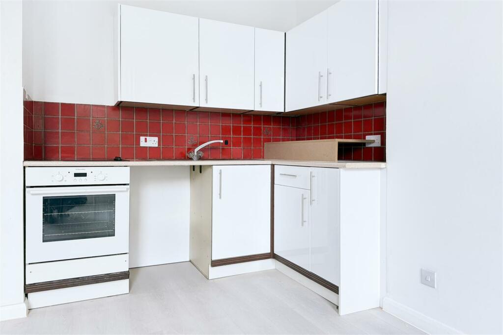 Additional image 2 of Studio Flat, Crescent Road, Bournemouth