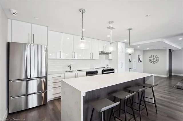 Additional image 25 of 15 Queen St S St Unit 2114