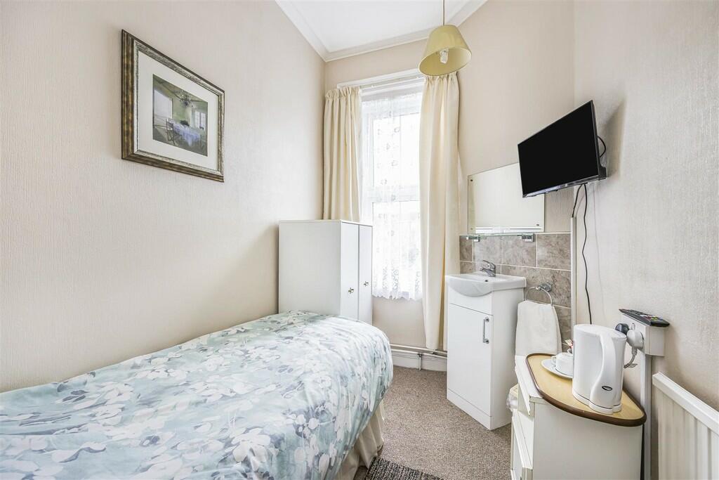 Additional image 21 of Holdenhurst Road, Bournemouth