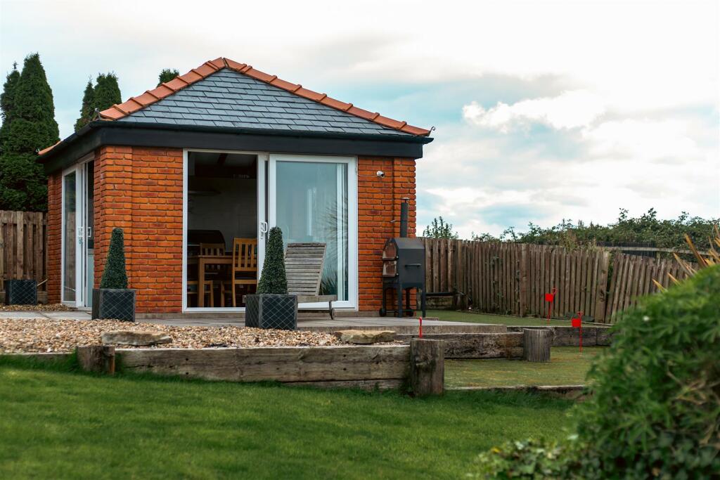 Additional image 101 of Saddlers Barn, Plodder Lane, Bolton