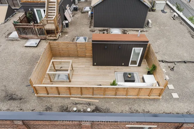 Additional image 33 of 326 Carlaw Ave Unit 106