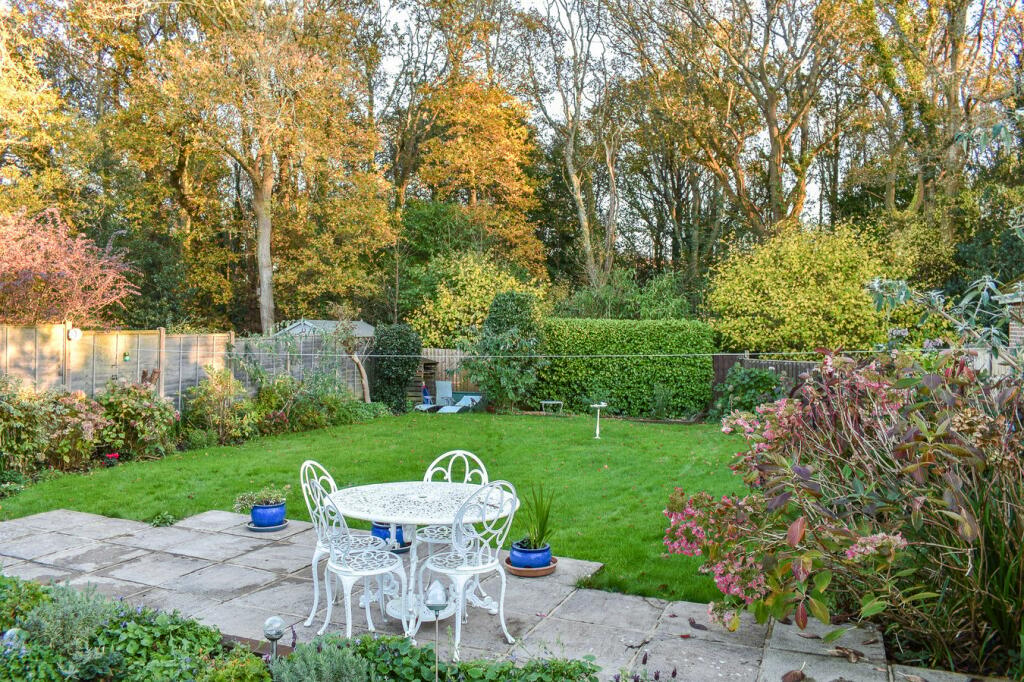 Additional image 19 of Elphinstone Road, Highcliffe, Christchurch, BH23