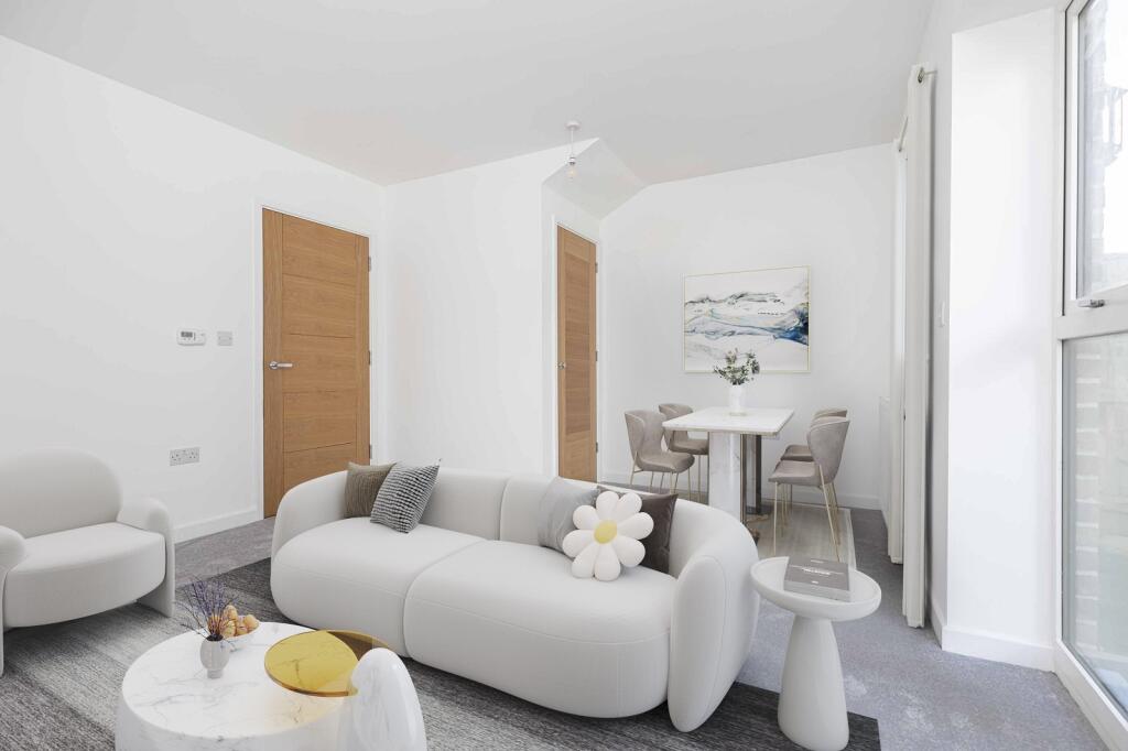 Additional image 8 of 280b Lymington Road, Highcliffe, Dorset. BH23 5ET