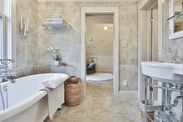 Additional image 18 of 351 Woburn Ave