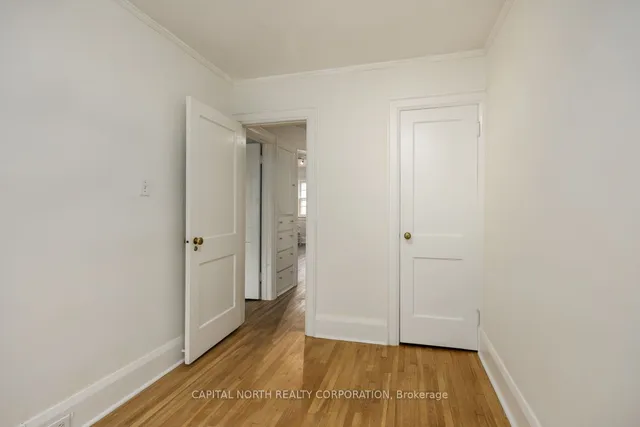 Additional image 19 of 63 Glengarry Ave