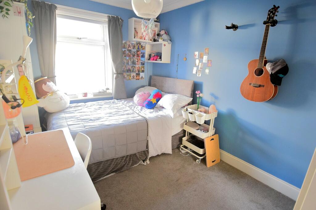 Additional image 10 of Barton Court Avenue, Barton On Sea, New Milton, Hampshire. BH25 7EP