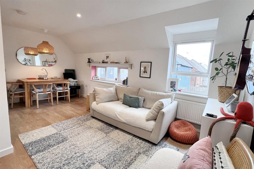 Additional image 4 of Wool