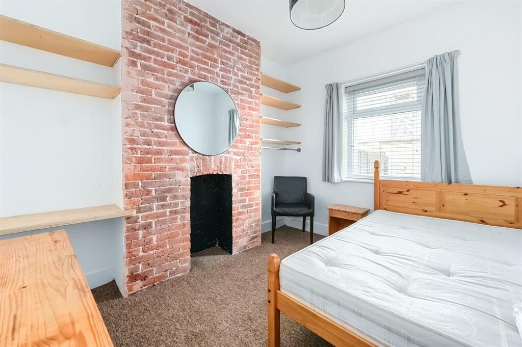 Additional image 7 of London Road