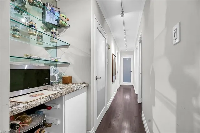 Additional image 14 of 1968 Main St Unit 409