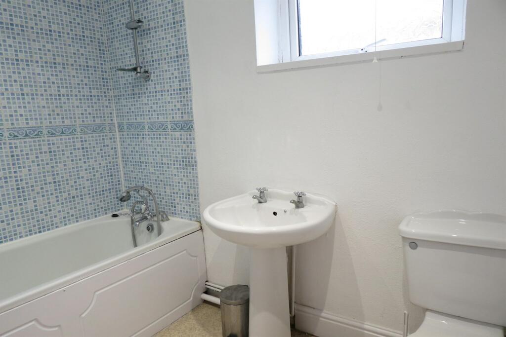 Additional image 10 of 6 bedroom Detached House in Charminster