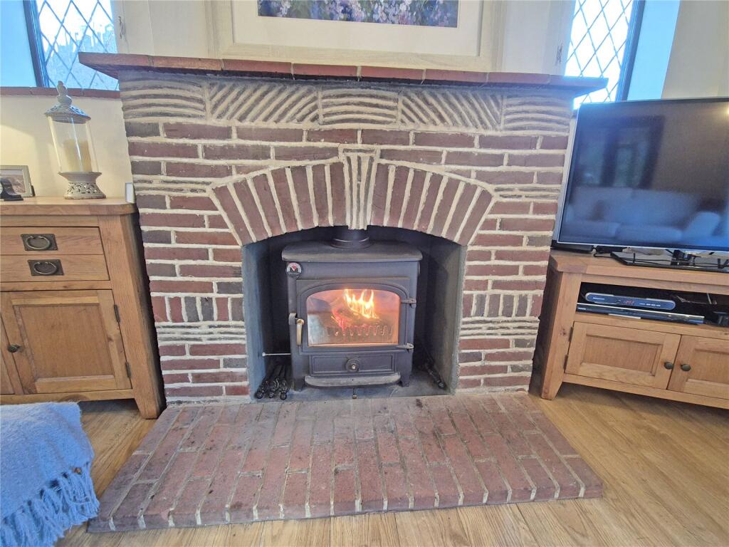 Additional image 4 of Dilly Lane, Barton on Sea, New Milton, Hampshire, BH25