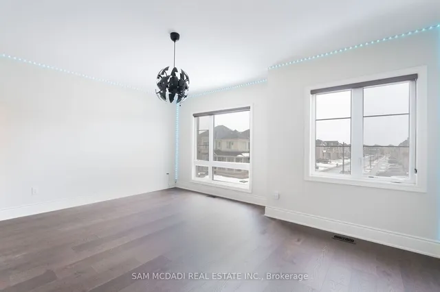 Additional image 29 of 249 Agro St