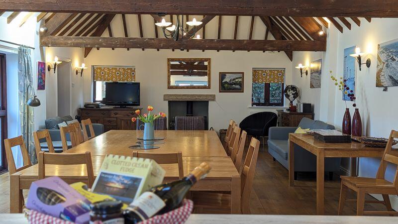 Additional image 10 of Woodyhyde Courtyard with Tennis Court and indoor Swimming Pool