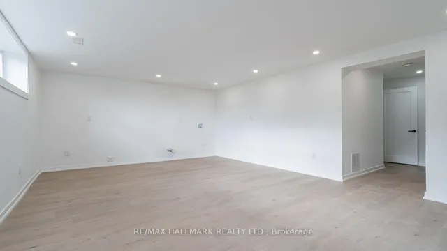 Additional image 35 of 118 Clifton Ave