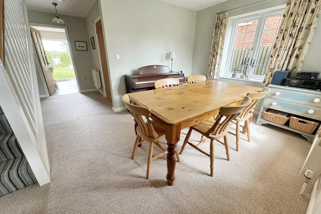 Additional image 6 of Horton