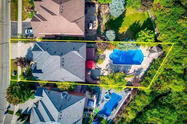 Additional image 39 of 1548 Pinery Cres