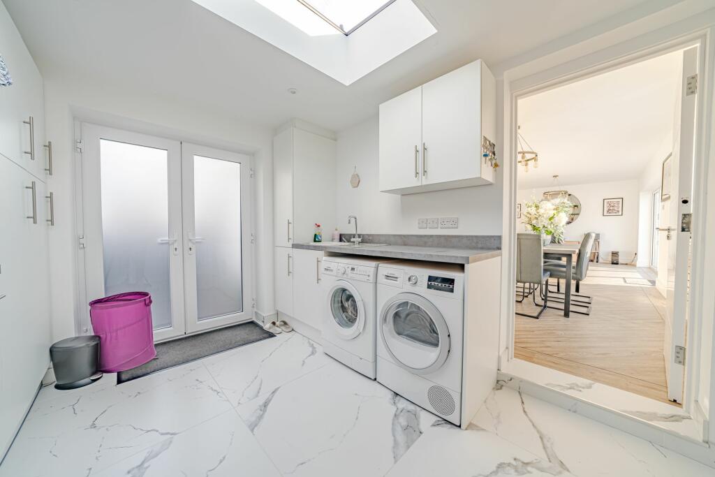 Additional image 11 of Burford Close, Christchurch, BH23