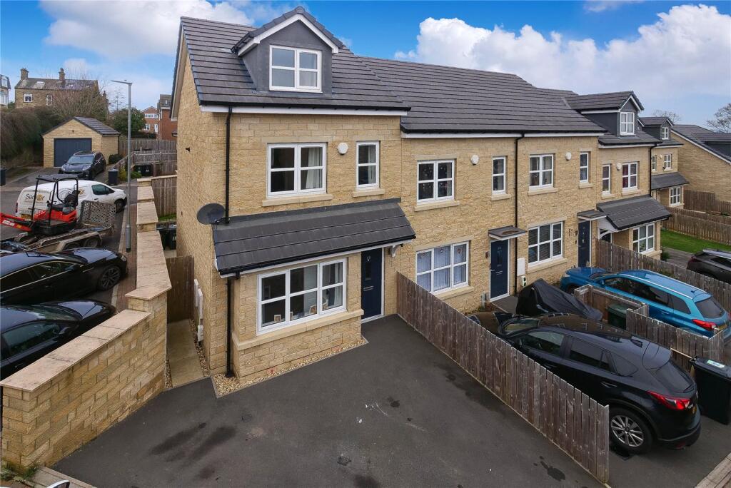 Hutton Hall Drive, Bradford, West Yorkshire, BD2