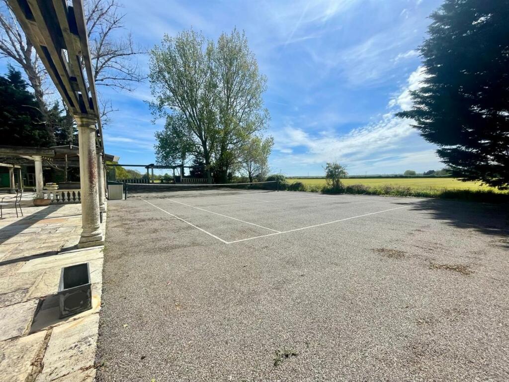 Additional image 7 of Stapehill Road, Wimborne