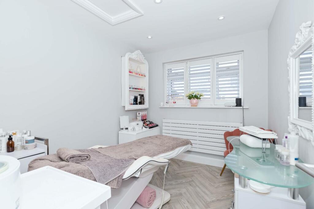 Additional image 8 of Derek Avenue, Hove