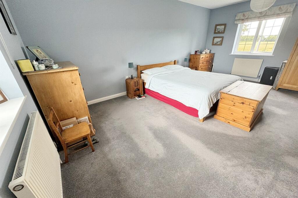 Additional image 9 of Horton