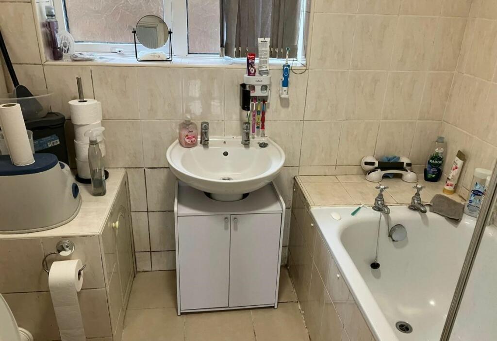 Additional image 5 of 6 St Andrews Gardens Church Road, Worthing, West Sussex, BN13 1ES