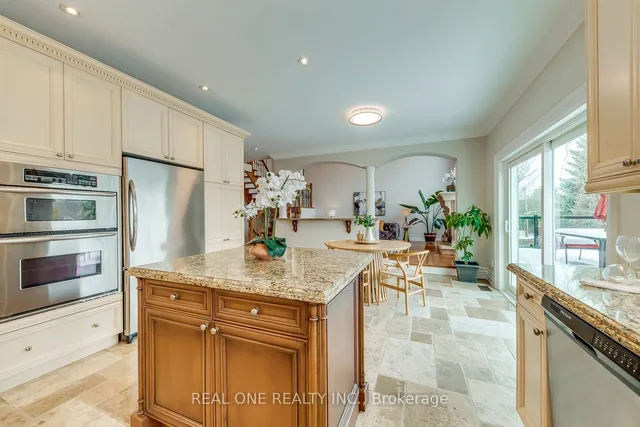 Additional image 16 of 1548 Pinery Cres