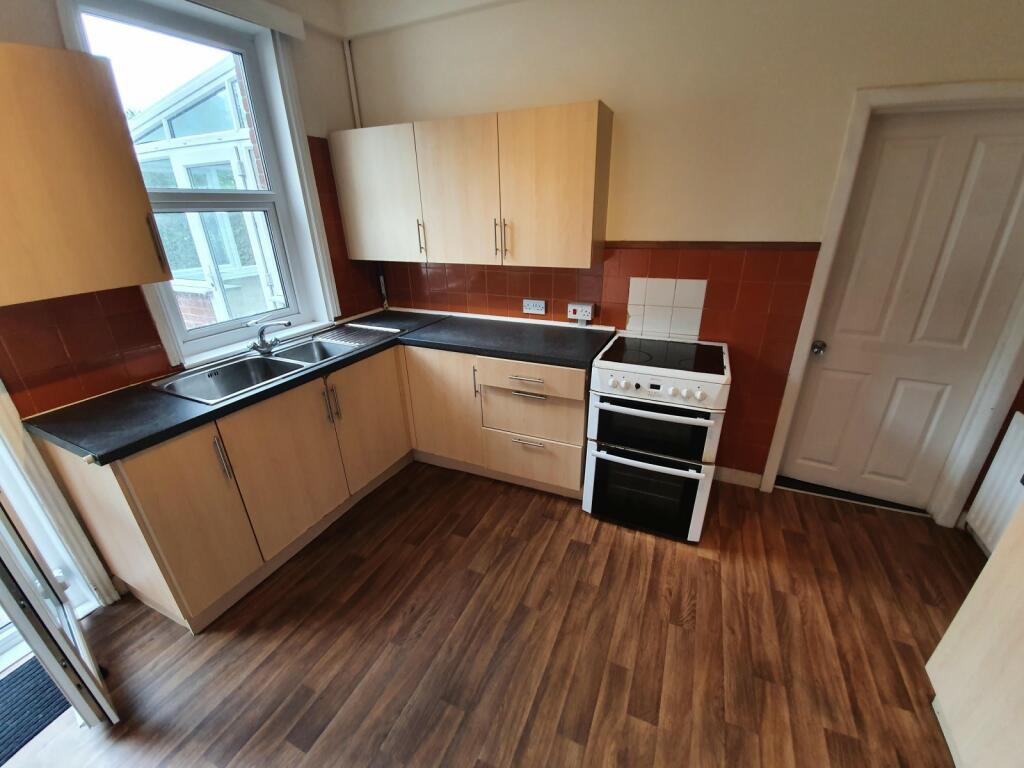 Additional image 4 of 6 bedroom Detached House in Charminster