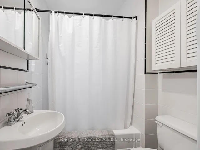 Additional image 15 of 1840 Bathurst St Unit 305