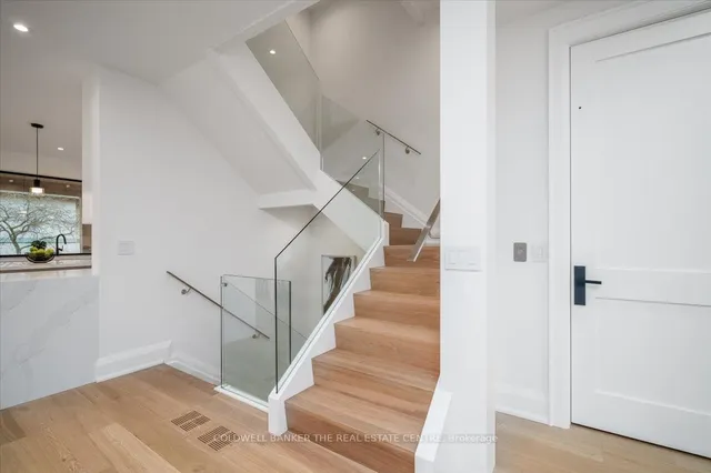 Additional image 13 of 37 Woodlawn Ave