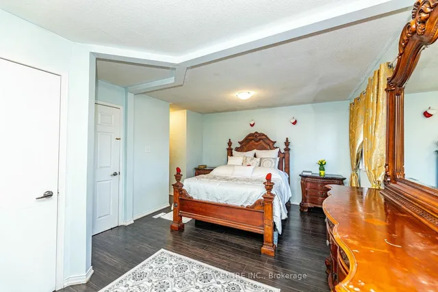 Additional image 16 of 43 Goldenlight Circ