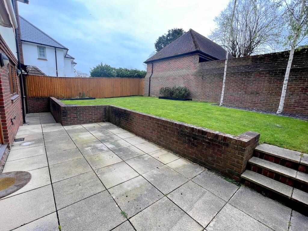 Additional image 12 of Brook Avenue, New Milton, Hampshire. BH25 5HD