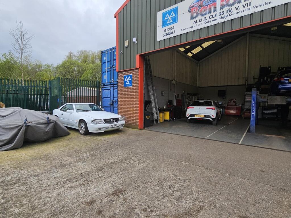 Additional image 4 of WELL ESTABLISHED FREEHOLD MOT AND SERVICE CENTRE - BOLTON, BL2 6BD, Bolton