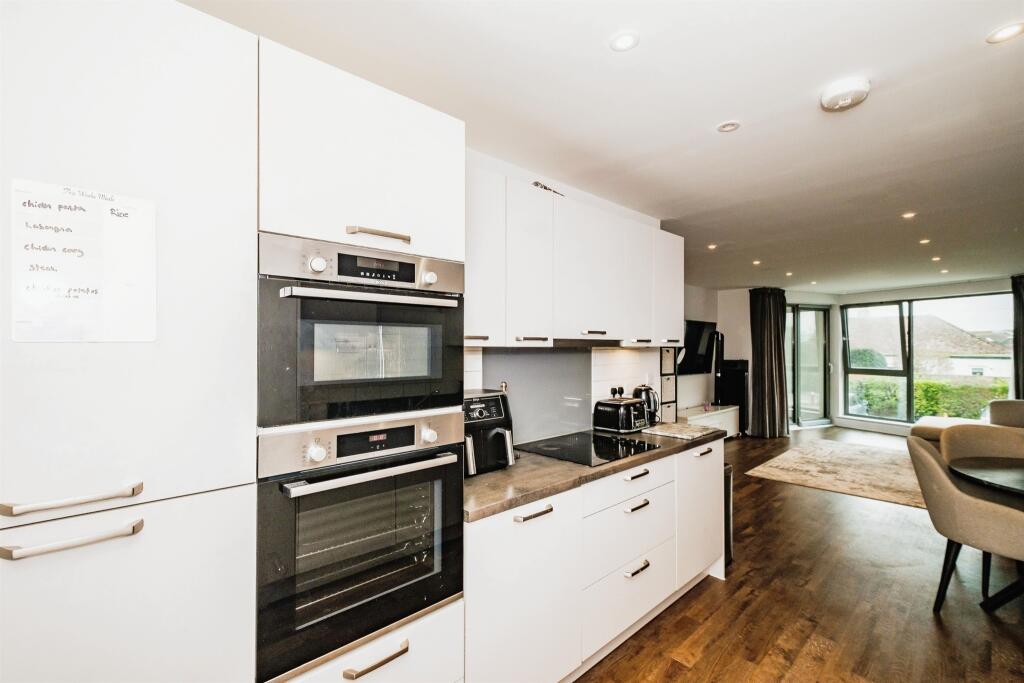 Additional image 5 of South Street, Lancing