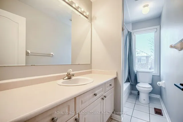 Additional image 26 of 733 Edwards Ave