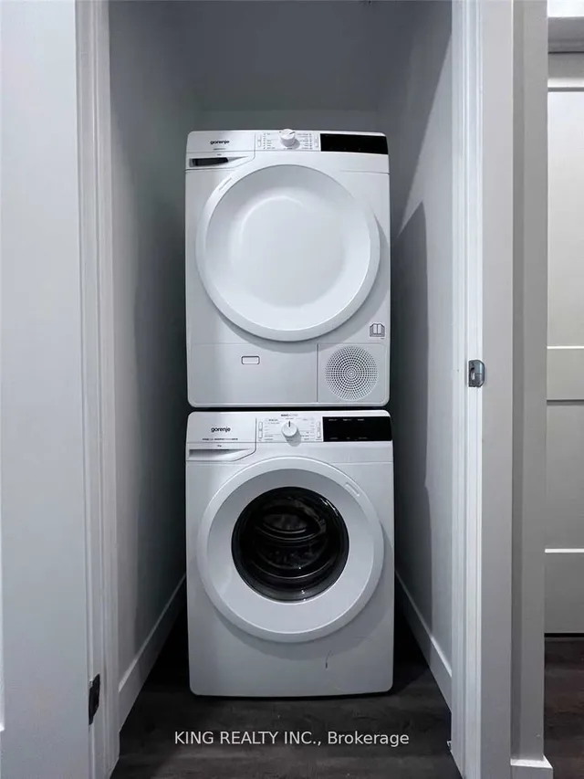 Additional image 17 of 15 Queen St Unit 2004