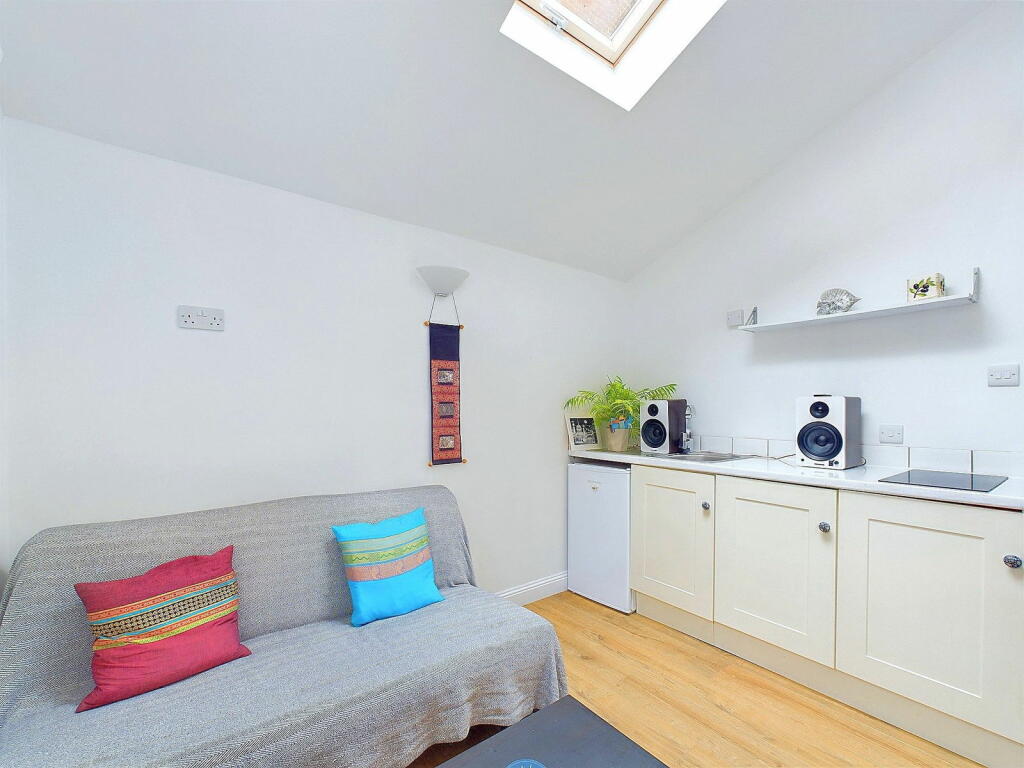 Additional image 13 of Victoria Road, Worthing BN11 1XB