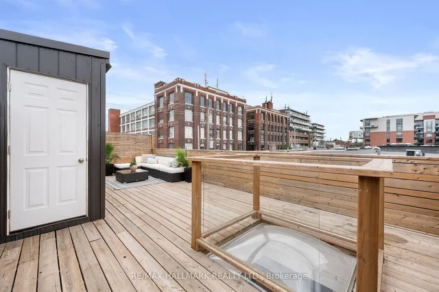 Additional image 24 of 326 Carlaw Ave Unit 106