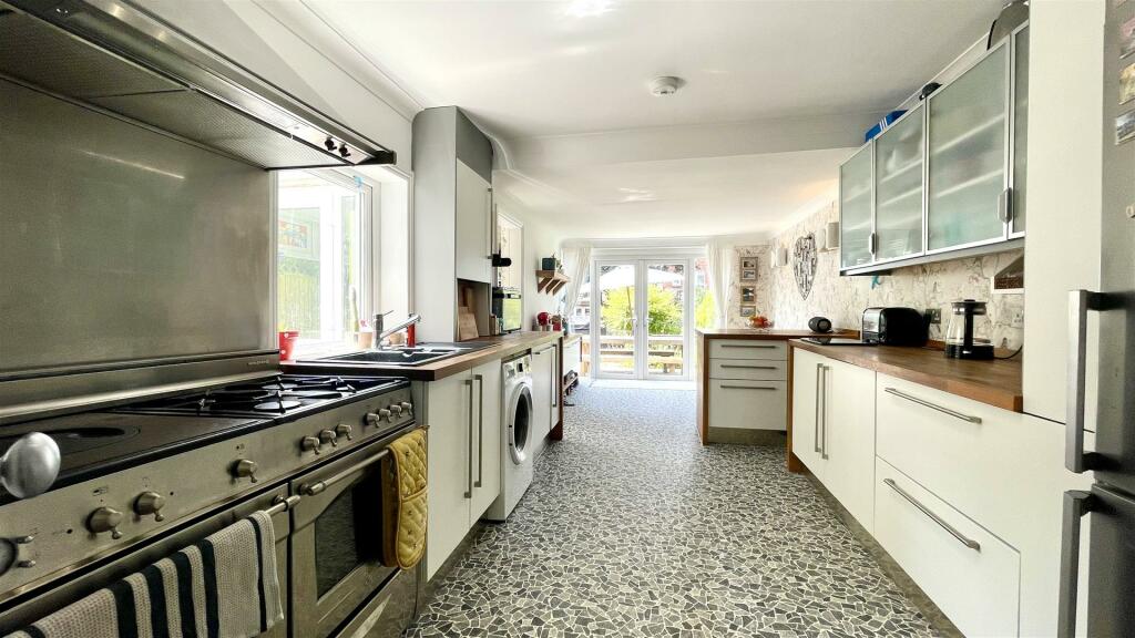 Additional image 5 of Manor Road, Ringwood