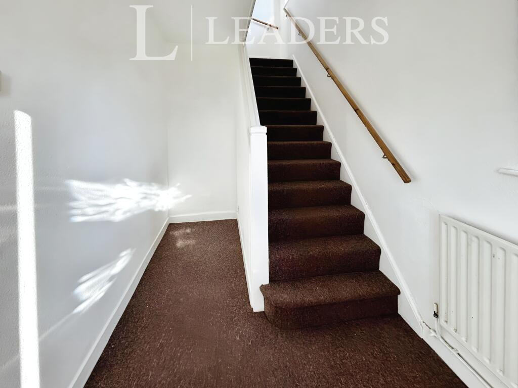 Additional image 2 of Amberly