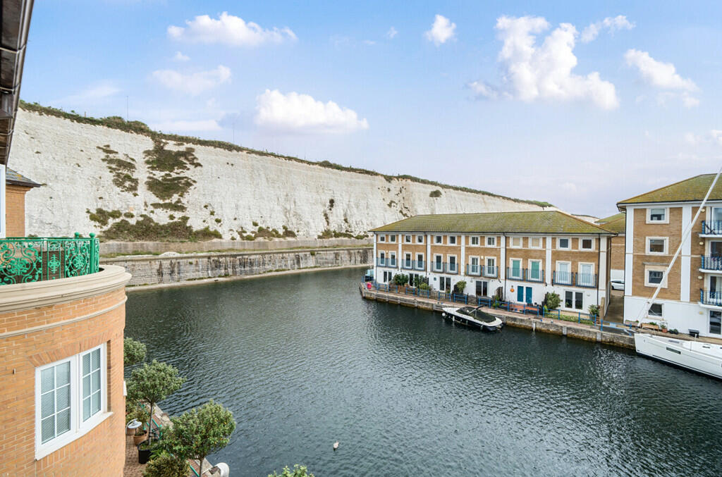 Additional image 14 of Trafalgar Gate, The Strand