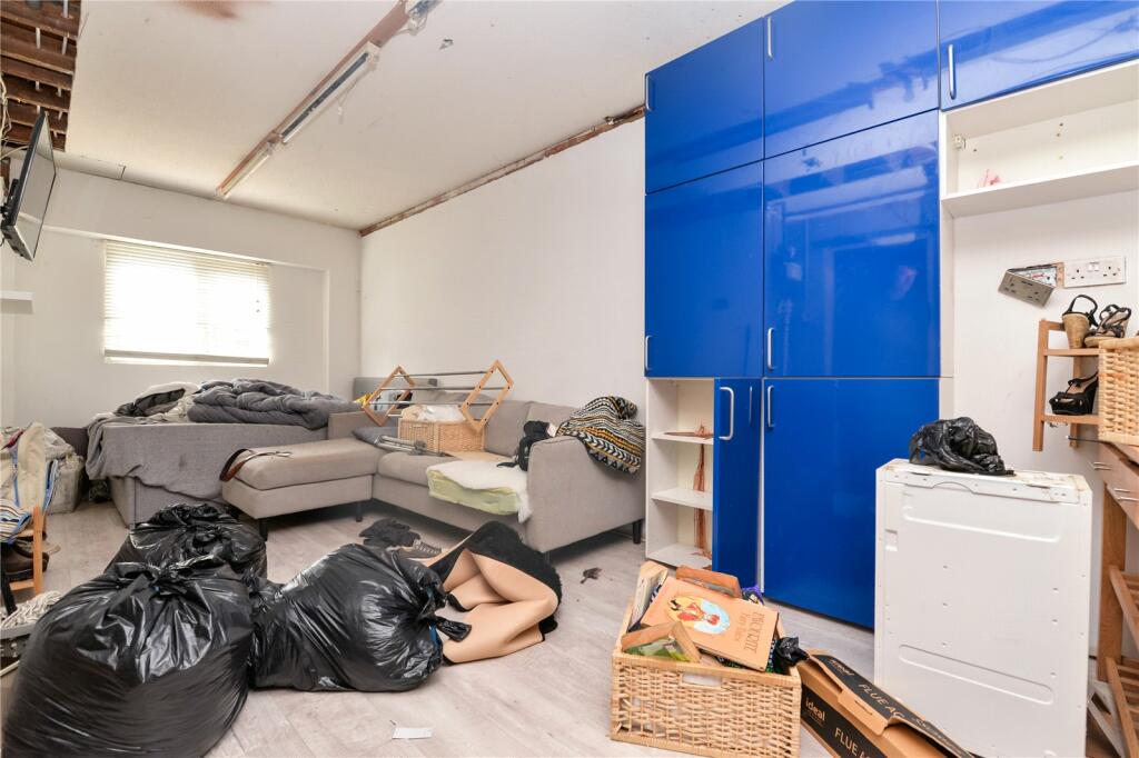 Additional image 8 of Hardy Close, New Milton, Hampshire, BH25