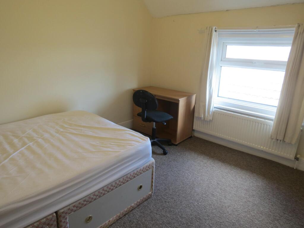 Additional image 5 of 3 bedroom Second Floor Flat in Bournemouth