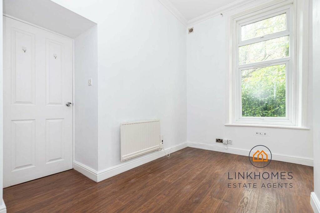 Additional image 4 of Pine Tree Glen, Bournemouth, BH4