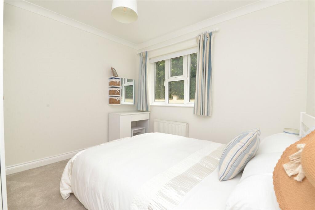 Additional image 6 of Cleeve House, Barton Court Avenue, Barton On Sea, New Milton, BH25