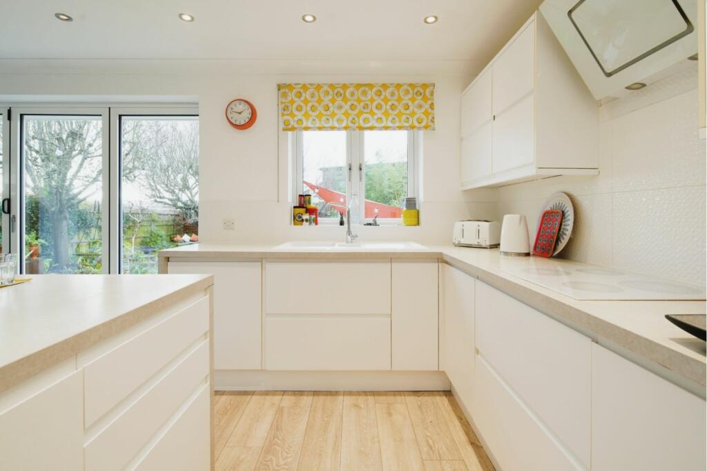 Additional image 5 of Highview Avenue North, Brighton, BN1